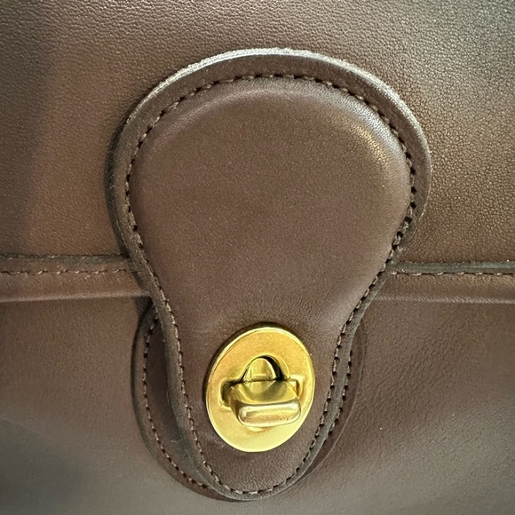 Coach Vintage (2000) Willis Leather Crossbody Bag Style 9927 - Picture 11 of 13